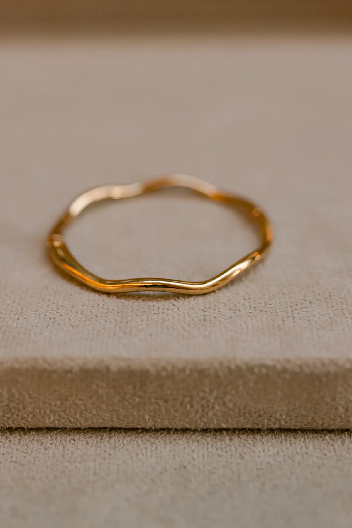 Bracelete Ondas Liso Dourado