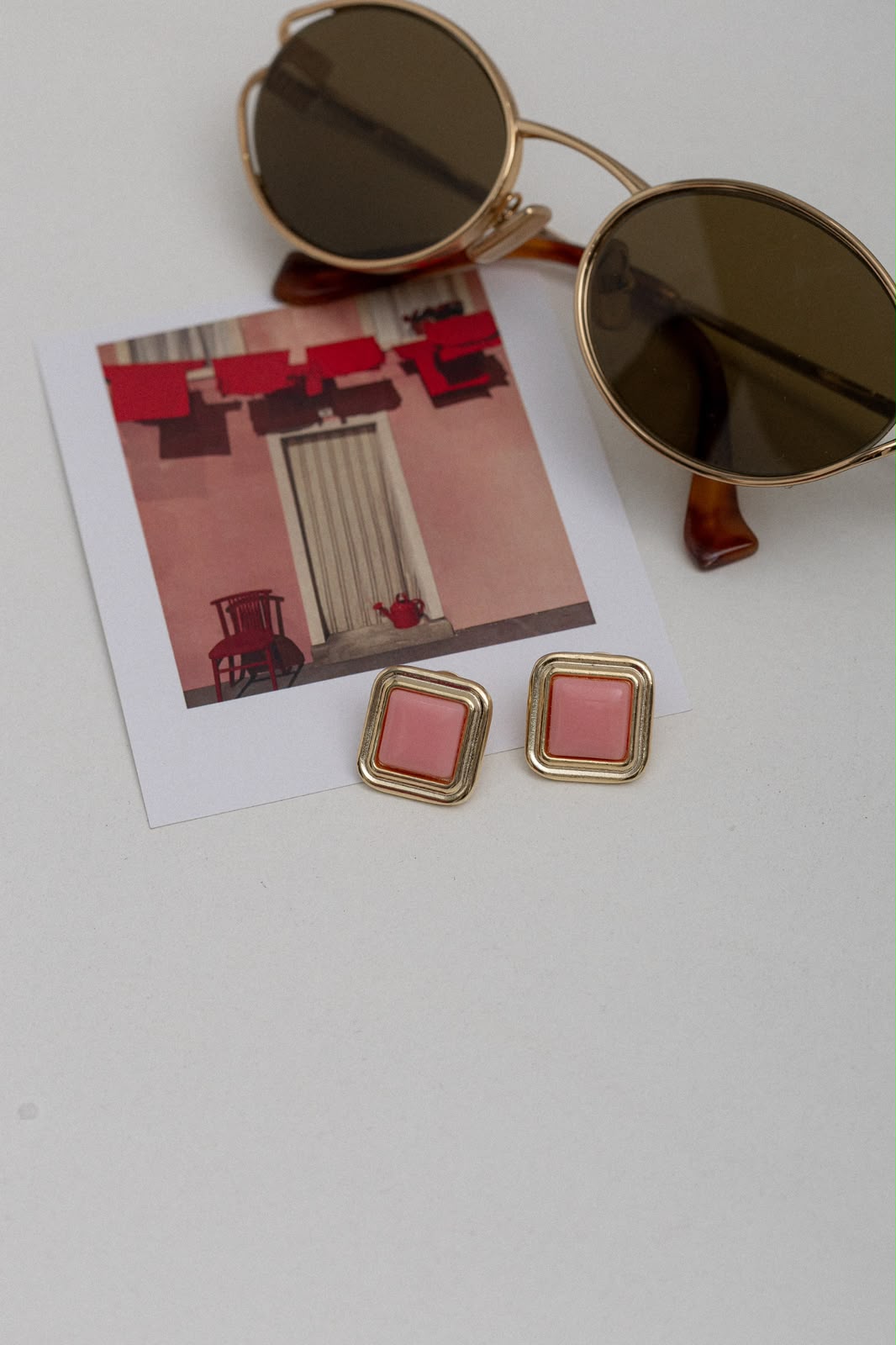 Brinco Square Resina Rosa Dourado