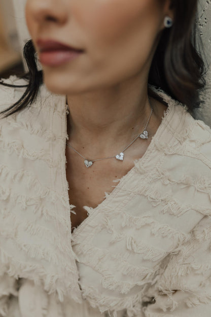 Colar Choker 5 Corações Cristal Ródio Branco