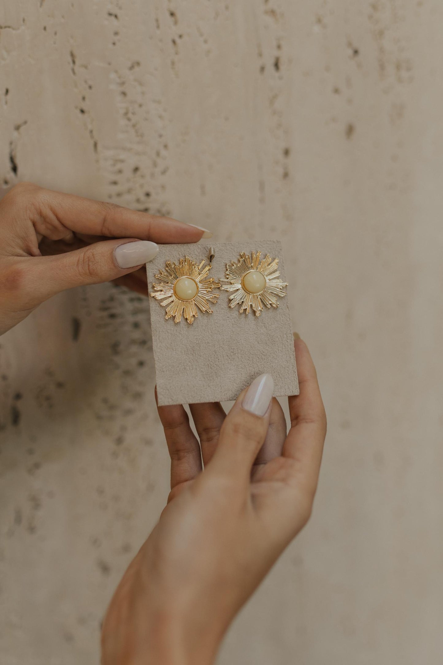 Brinco Raio de Sol Amarelo Manteiga Dourado