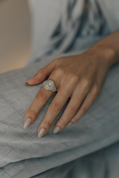 Anel Letra Mix de Banhos Cravejado