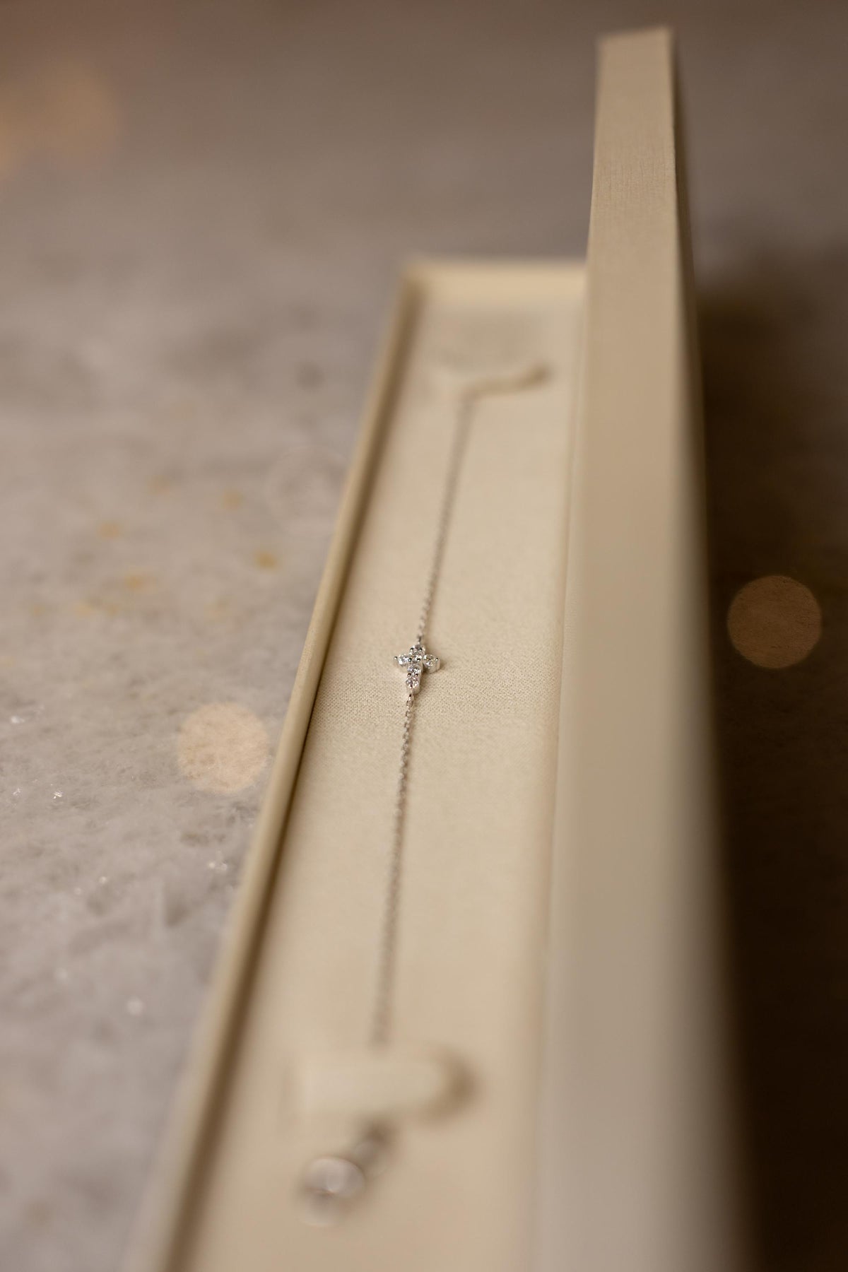 Pulseira Crucifixo Moissanite Prata 925 Ródio Branco