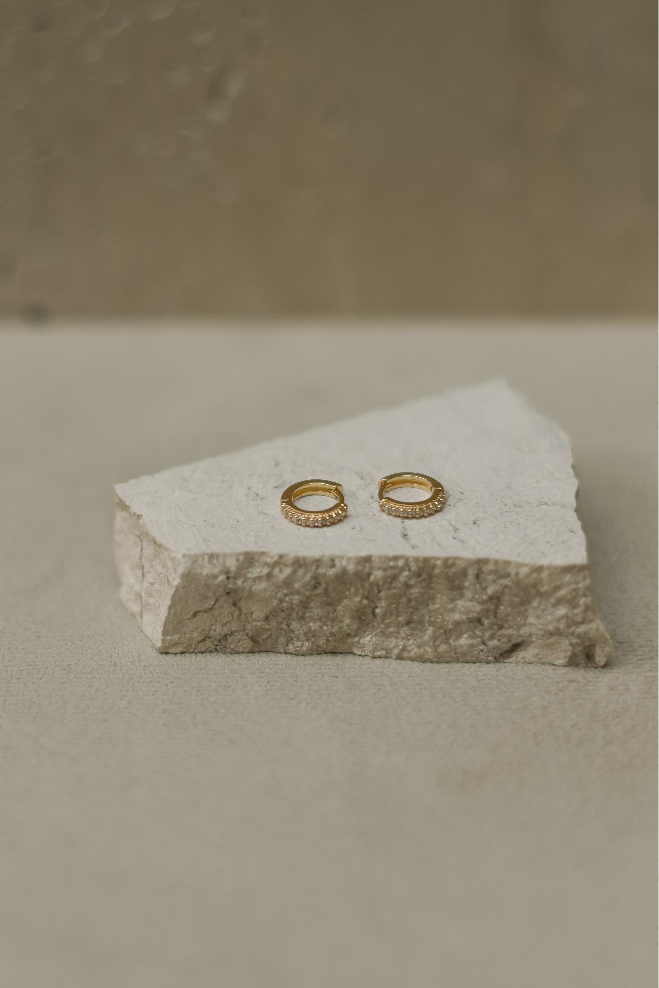 Brinco Argola Cravejada M Dourado