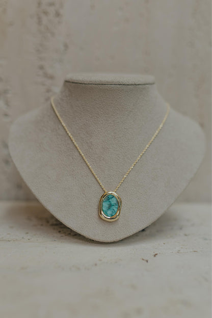 Colar Orgânico Couro Peixe Azul Dourado