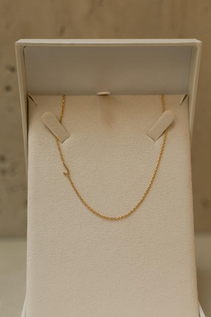 Choker Letra Dourado