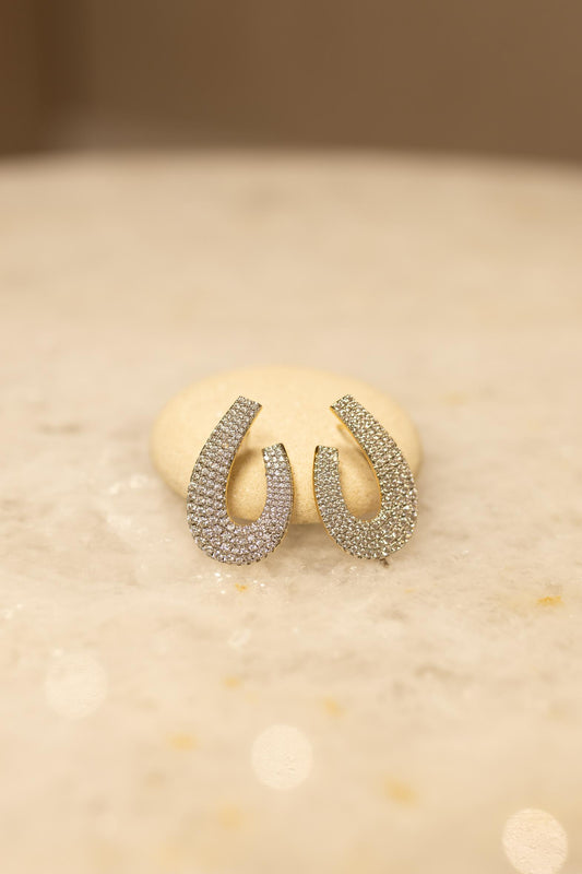 Brinco Gota Curva Luxo Cravejado Dourado