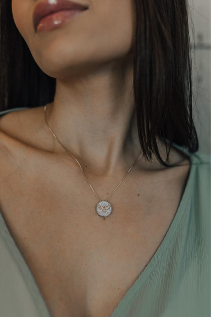 Colar Cravejado Divino Espírito Santo