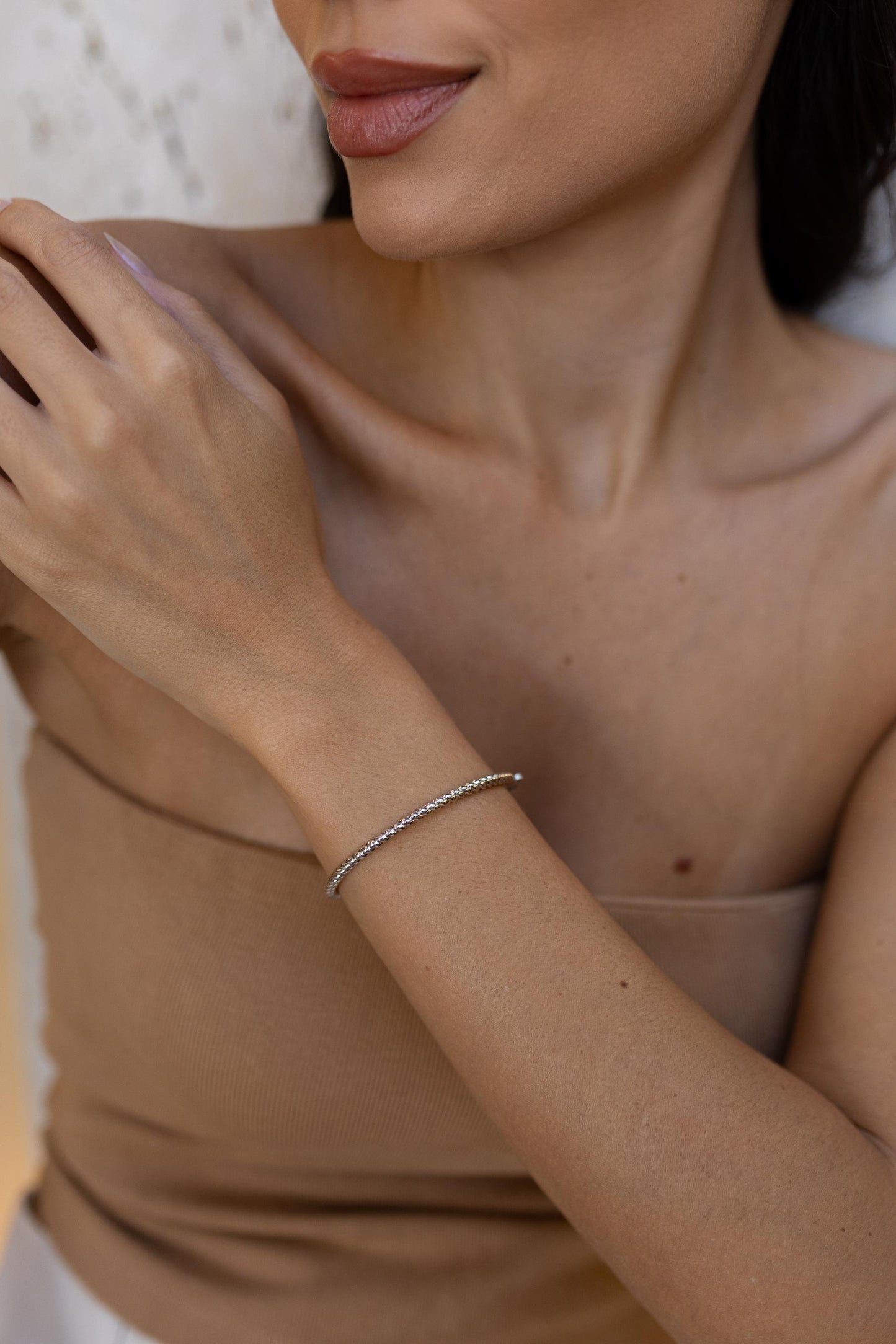 Bracelete Torcido Rígido Ródio Branco