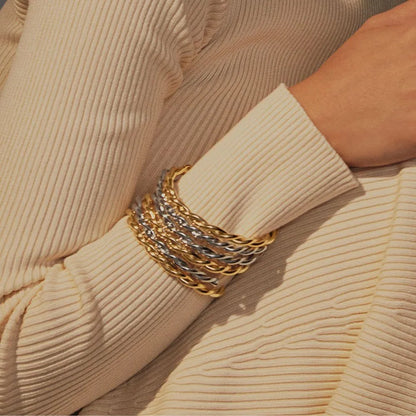 Bracelete Torcido Liso Dourado