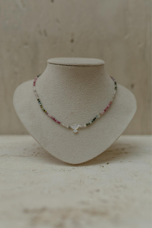 Colar Espírito Santo Madre Pérola Ródio Branco