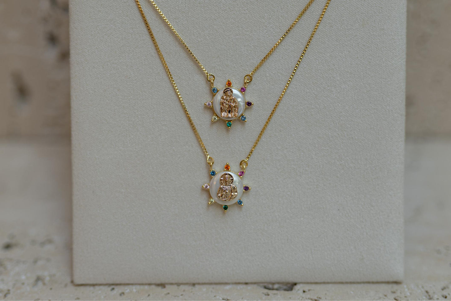 Colar Escapulário Colorido Madrepérola Dourado