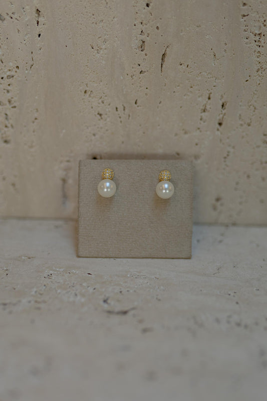 Brinco Esfera Cravejada Pérola Dourado