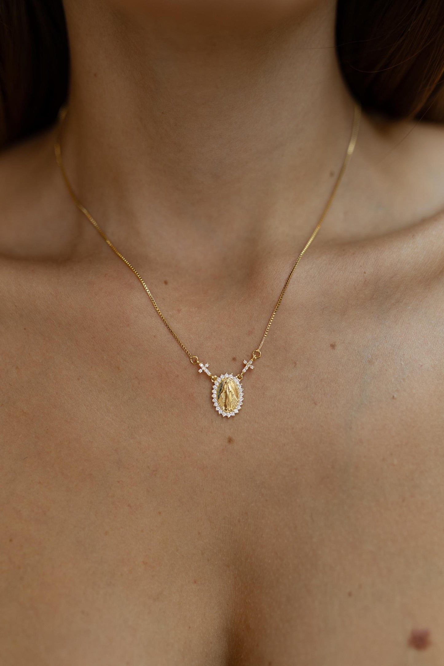 Colar Nossa Senhora das Graças Cruz Cravejado Dourado