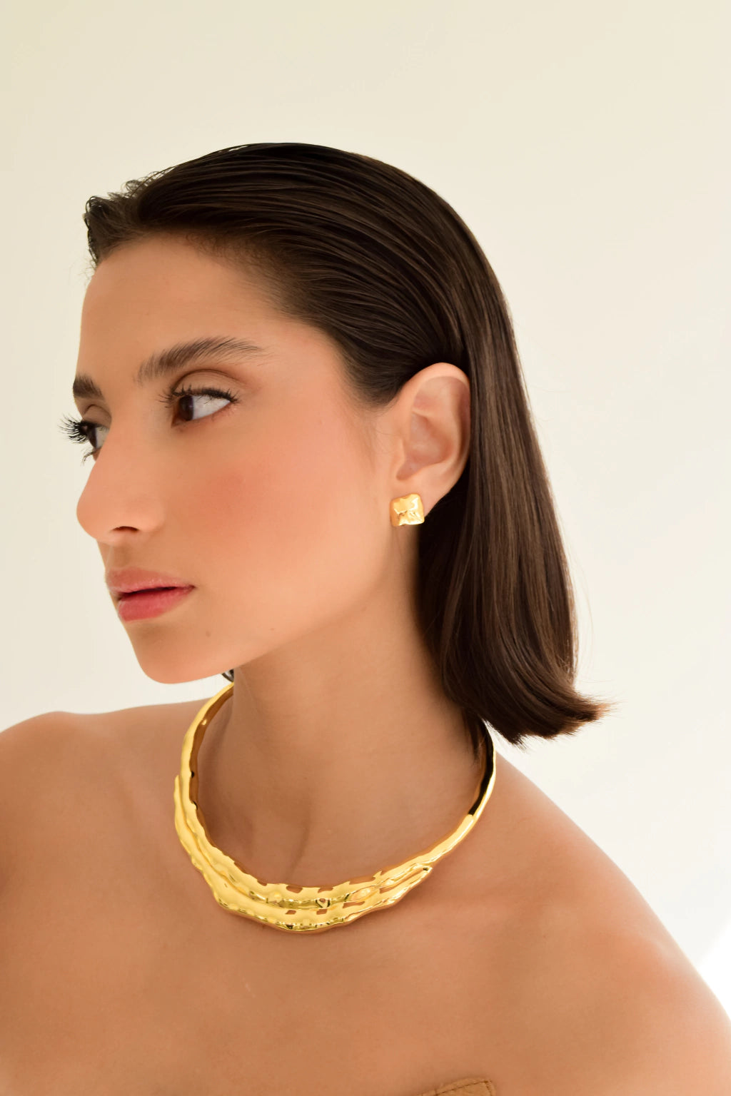 Brinco Mini Corola Dourado