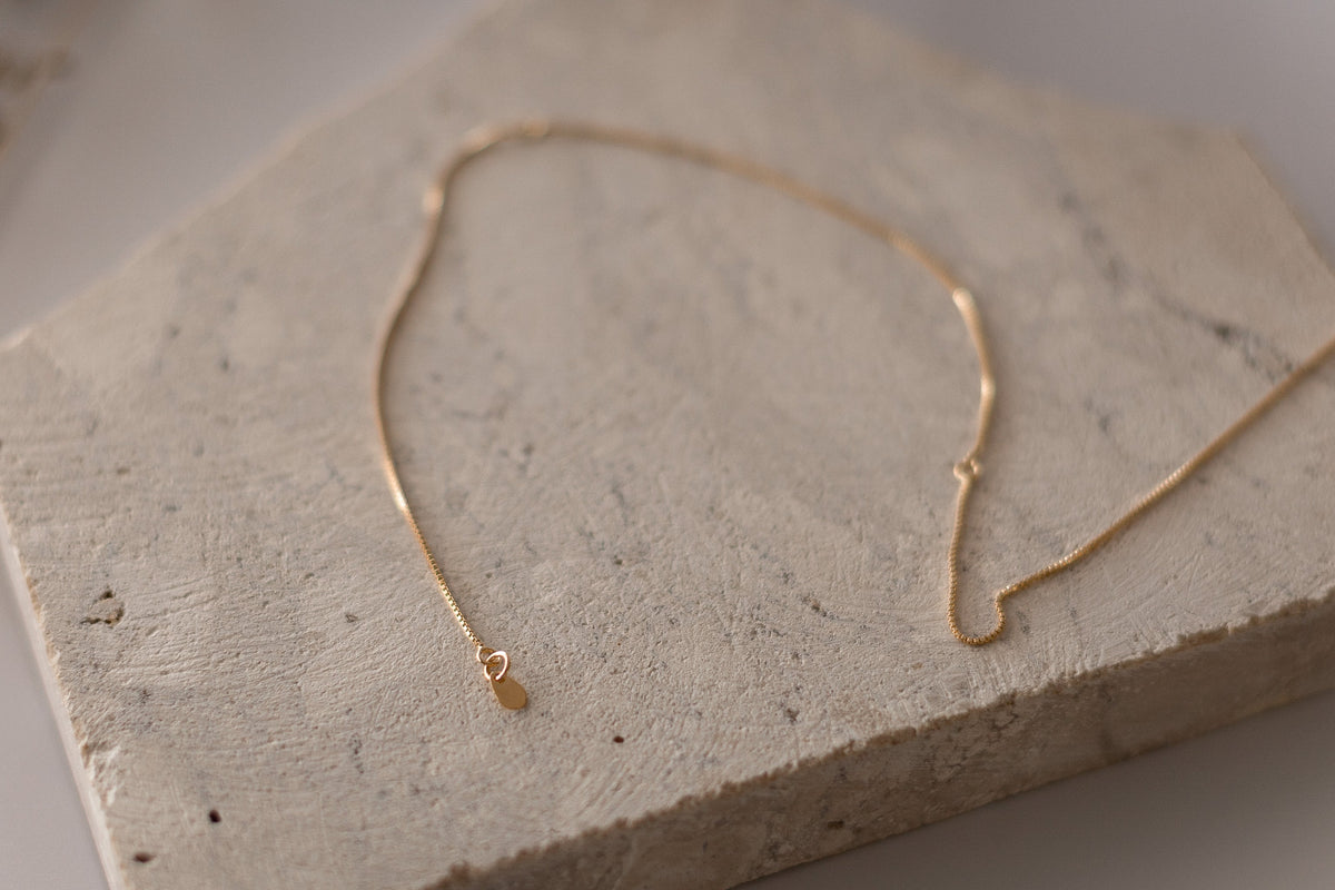 Colar Longo com Letra Personalizada Dourado