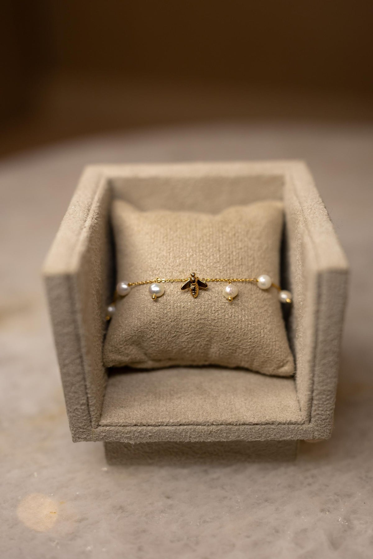 Pulseira Bee Pérolas Dourado