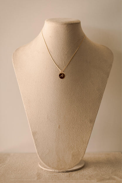 Colar de Medalha Personalizado Letra Dourado