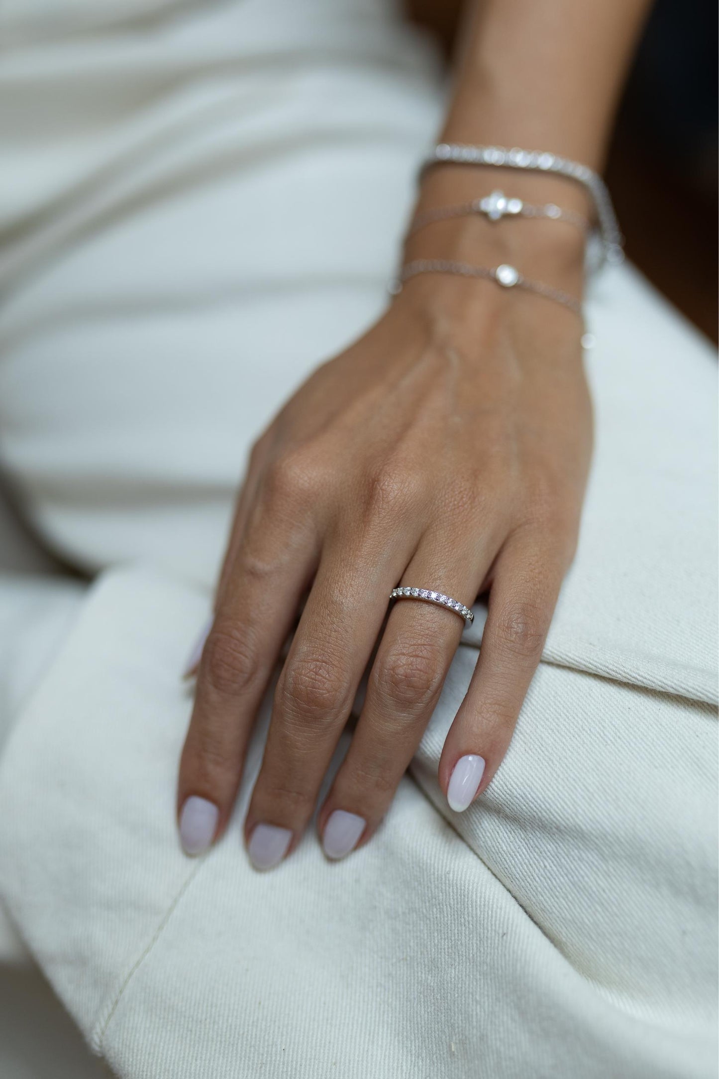 Anel Meia Aliança Cravejada 2mm Moissanite Prata 925 Ródio Branco