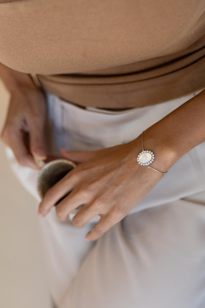 Pulseira Espirito Santo Madrepérola Cristal