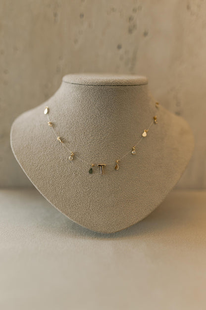 Colar Choker Nylon Letra Plaquinhas Dourado