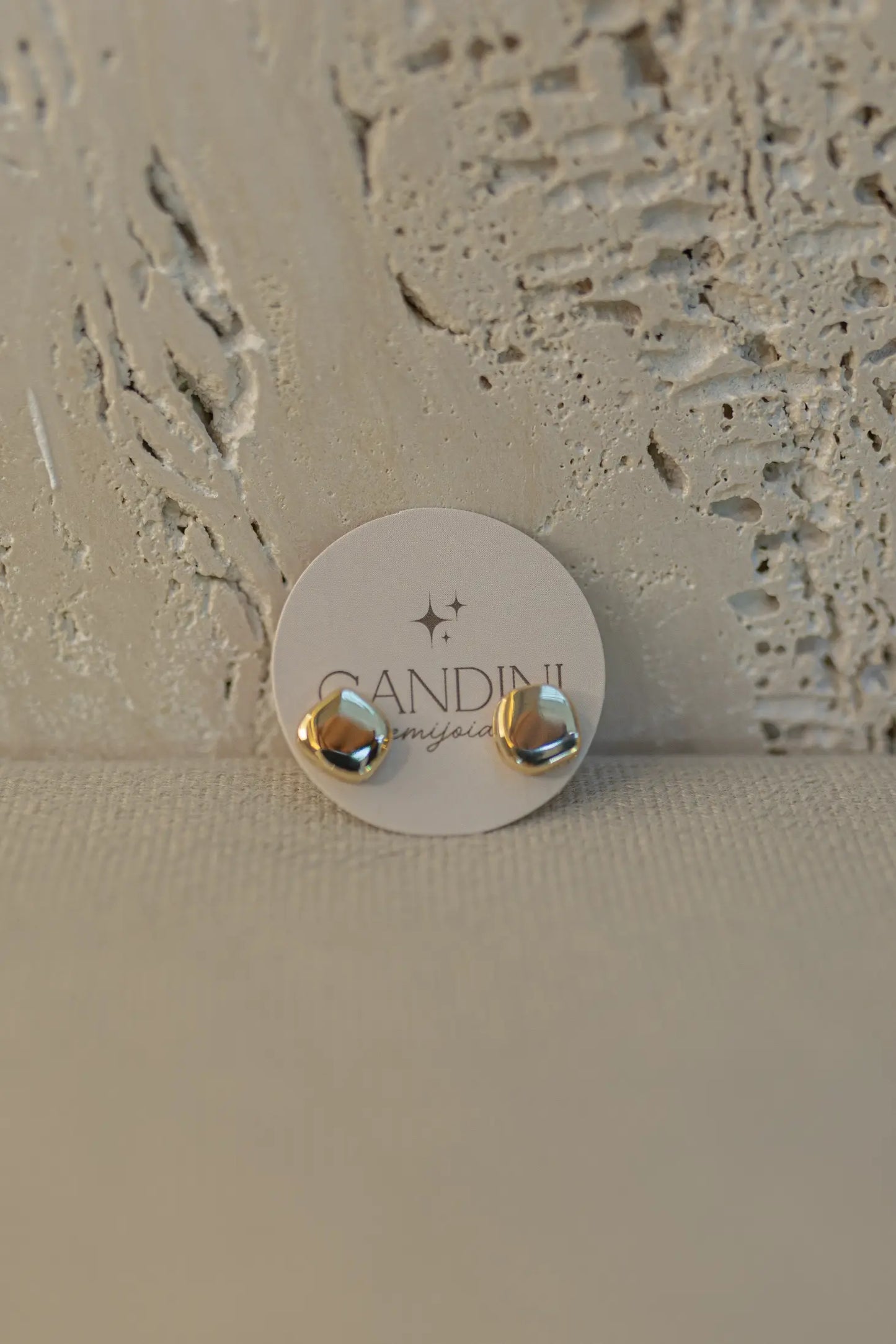 Brinco Orgânico Liso Ródio Branco G