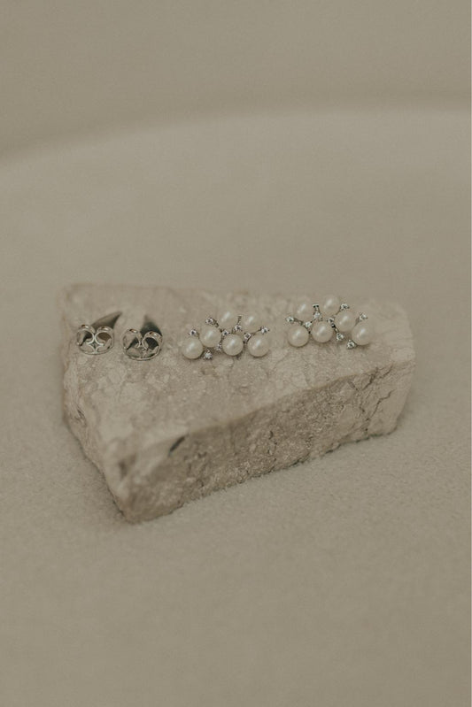 Brinco Ear Cuff Mini Pérolas e Zircônias Cristal Ródio Branco