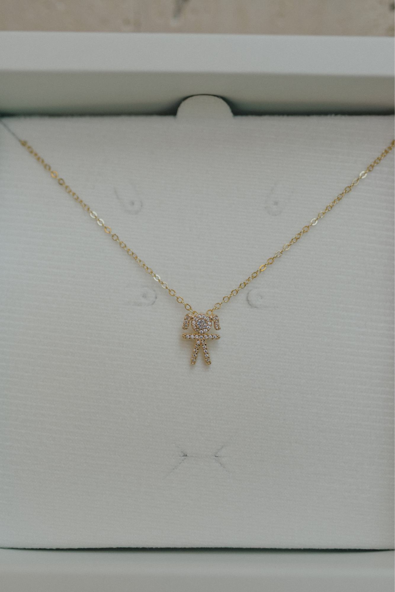 Colar Filhos Cravejados Dourado