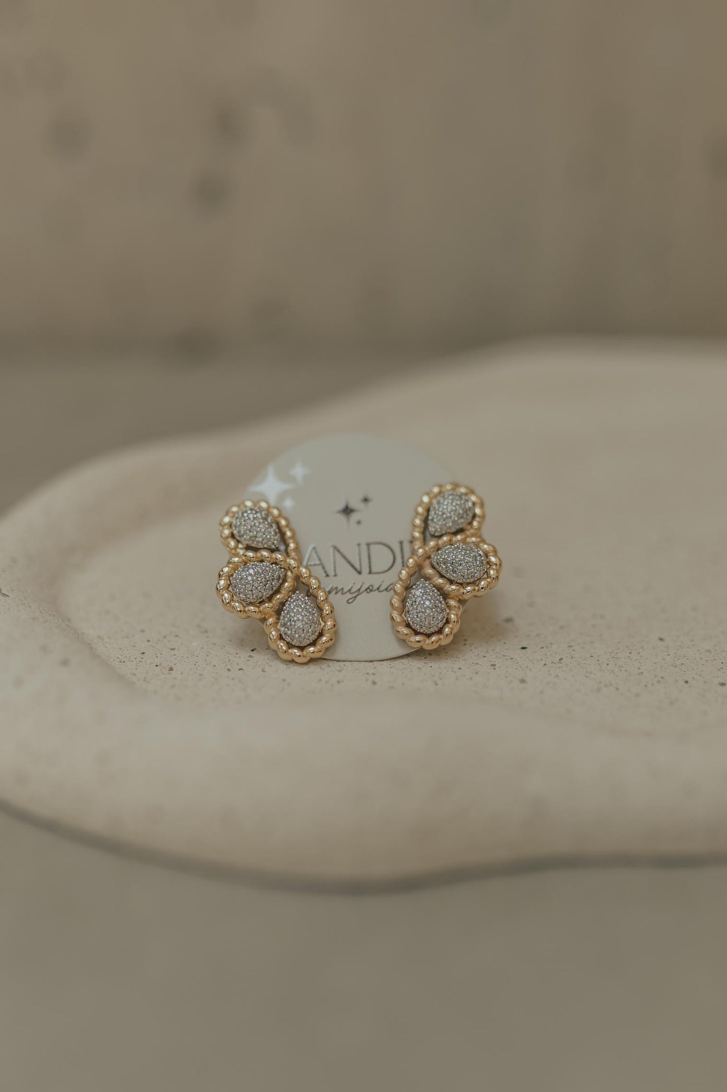 Brinco Ear Cuff Gotas Mix de Banhos
