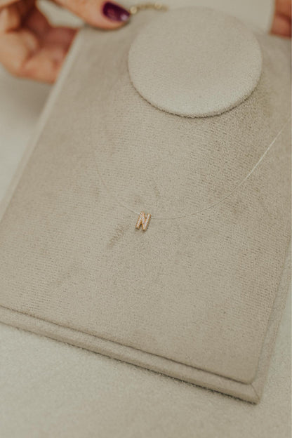 Colar Nylon com Letra Cravejada Dourado