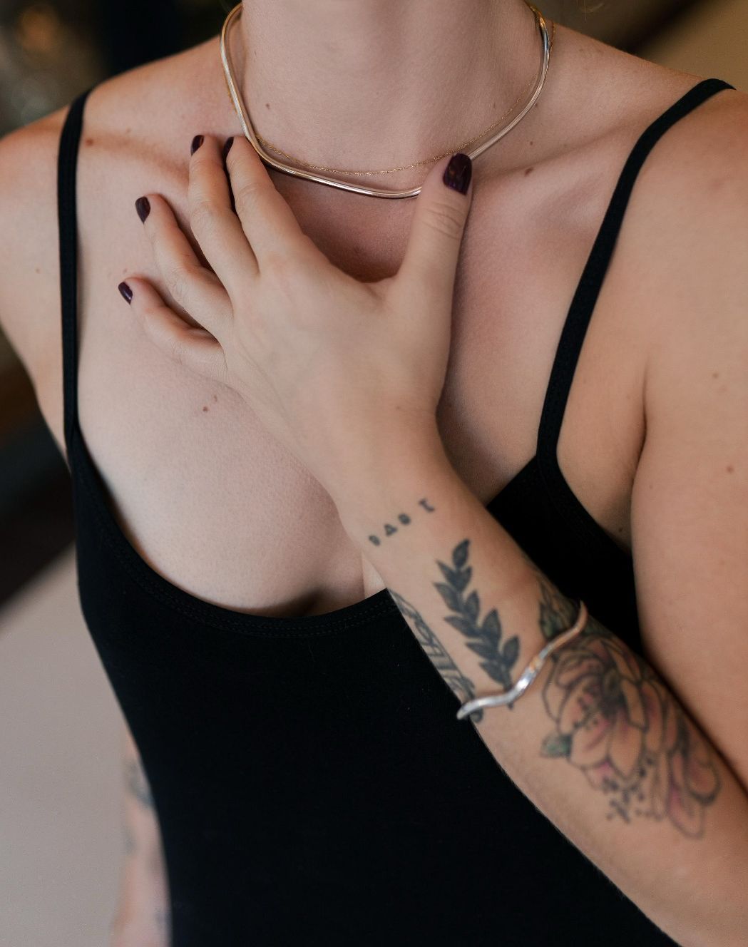 Colar Choker Aro Ondulado Ródio Branco