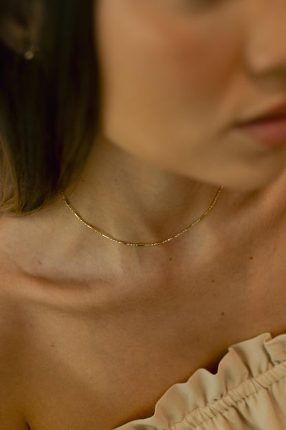 Colar Choker Canutilhos e Bolinhas Dourado