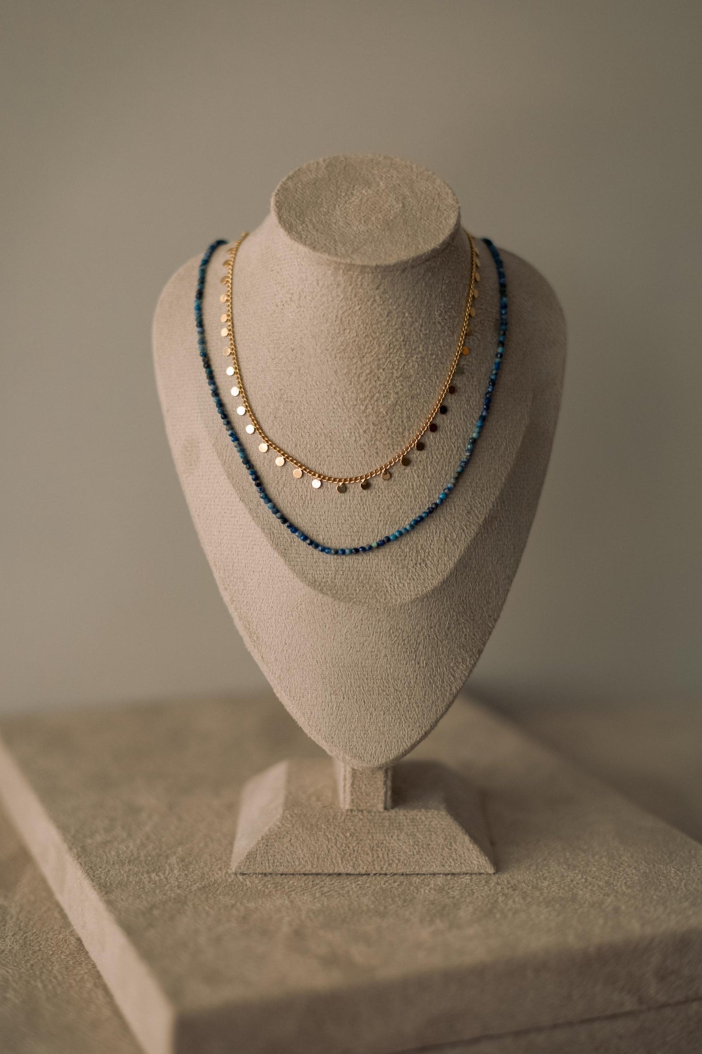 Choker Bolinhas Achatadas Dourado