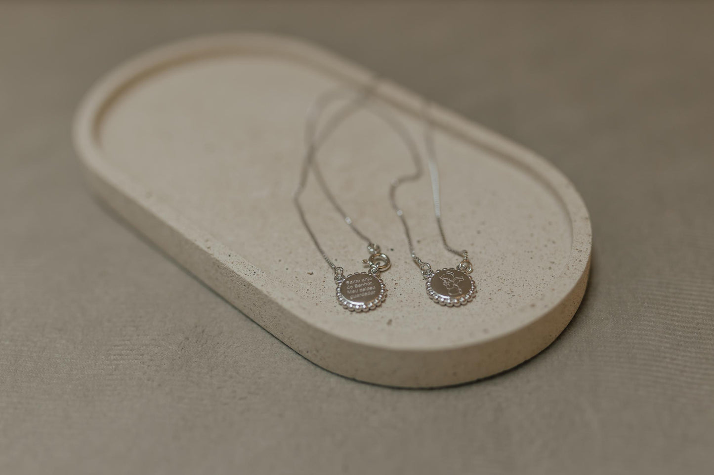 Colar Escapulário Infantil Santo Anjo Ródio Branco