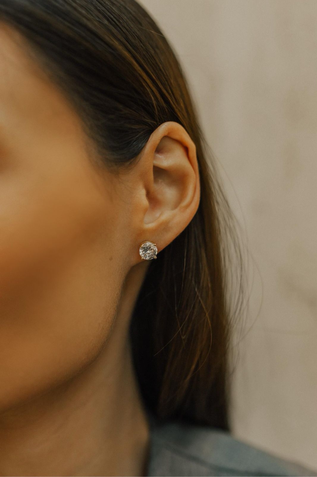 Brinco Ponto de Luz 4 Pontas 8mm Dourado