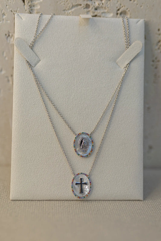 Colar Escapulário Madrepérola Rainbow Nossa Senhora das Graças Ródio Branco