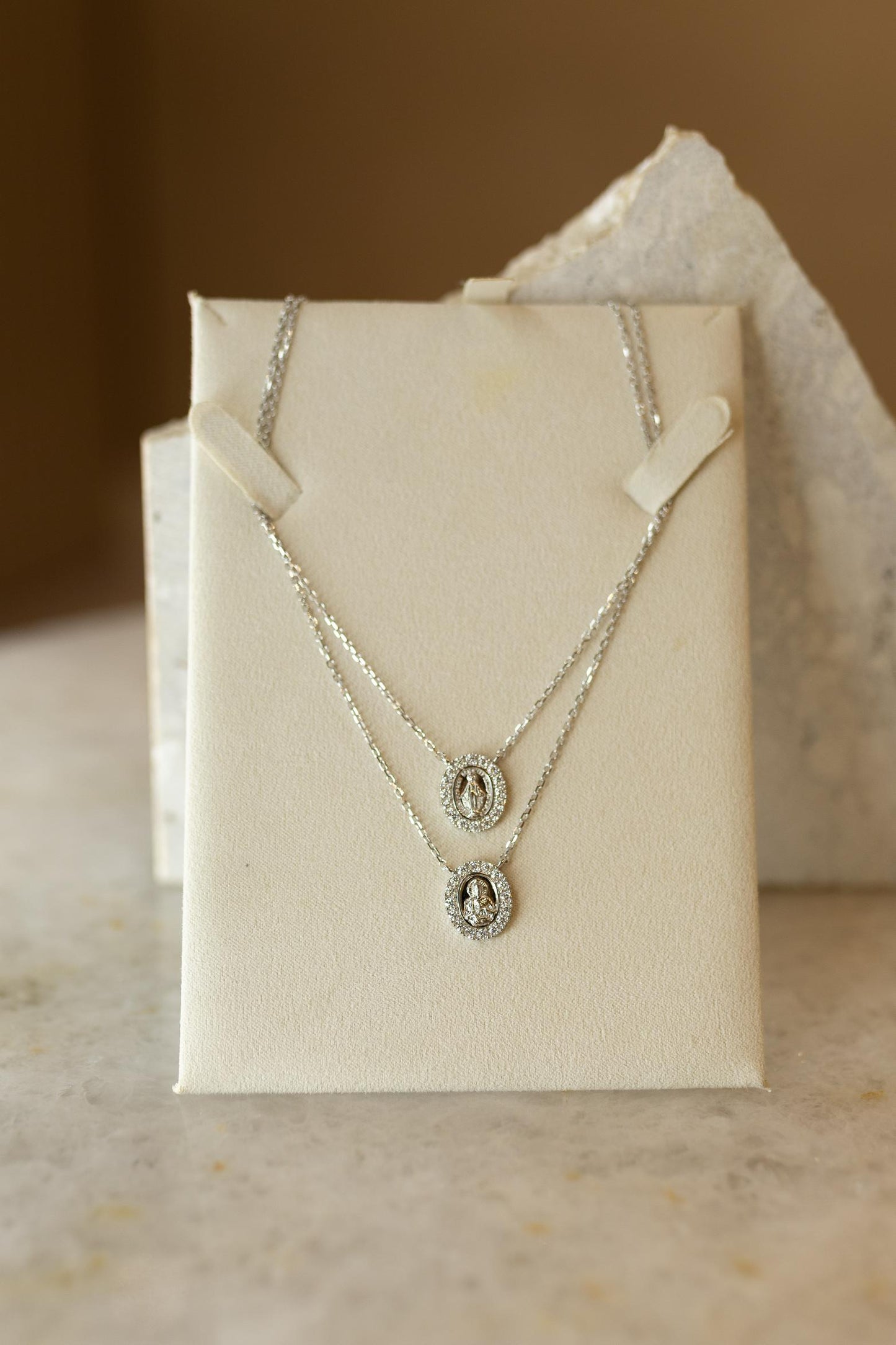 Colar Escapulário Oval Moissanite Prata 925