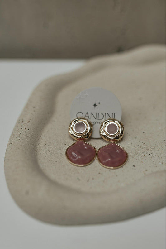 Brinco Pêndulo Zircônias Resina Dourado