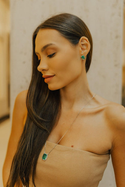 Colar Escapulário Madrepérola Verde Ródio Branco