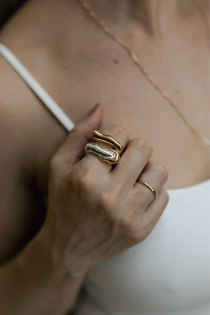 Anel Aliança Liso Minimalista Dourado