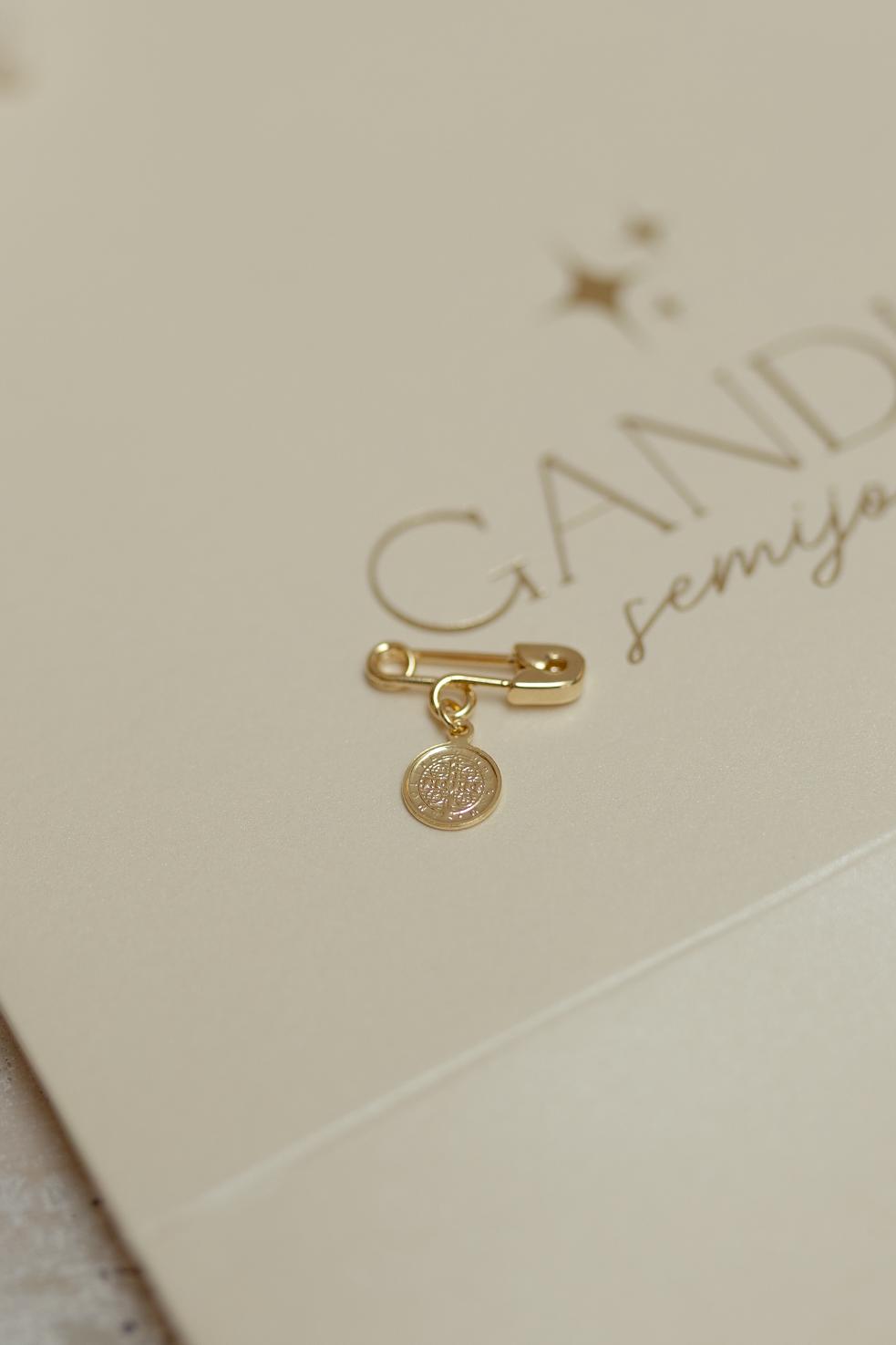 Alfinete Batizado Medalha de São Bento Dourado