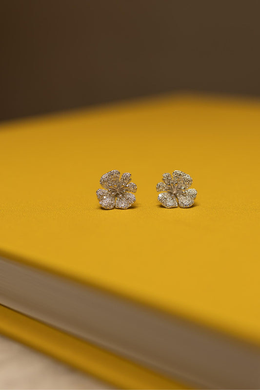 Brinco Flor Micro Cravejada Moissanite Prata 925 Ródio Branco