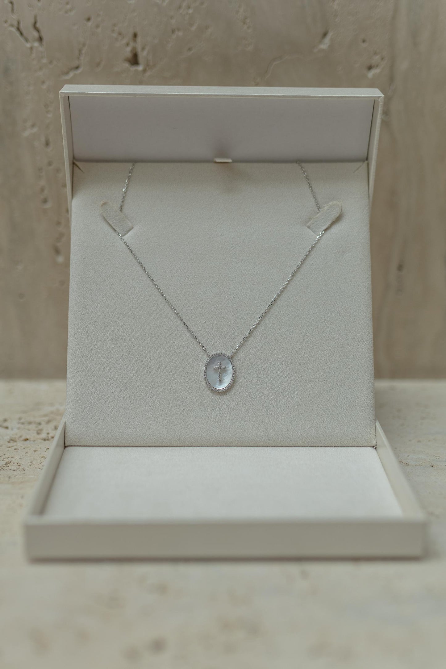 Colar Madrepérola Cruz Prata 925 Ródio Branco