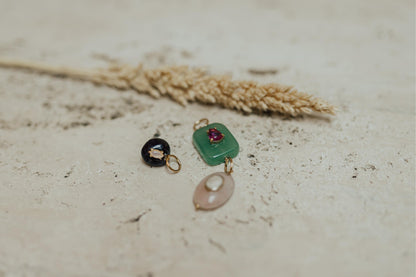 Pingente de Pedras Naturais Dourado