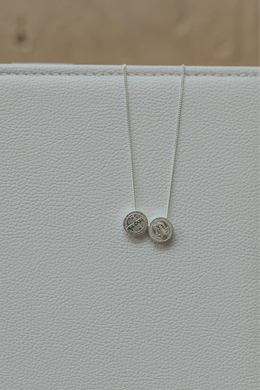 Colar Escapulário Articulável Redondo de São Bento Corrente Grumet Prata 925