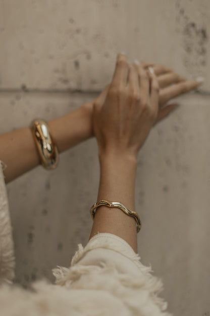 Bracelete Maxi Liso Dourado