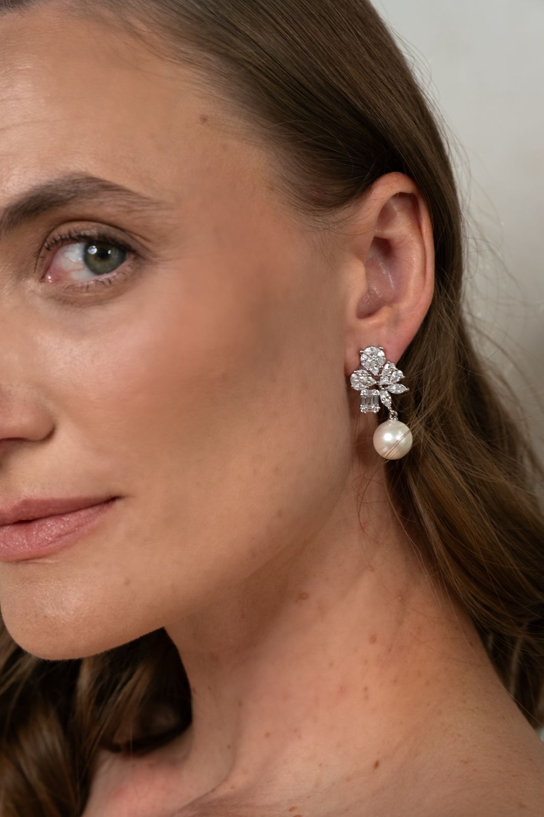 Brinco Geométrico Invisible Pérola Ródio Branco