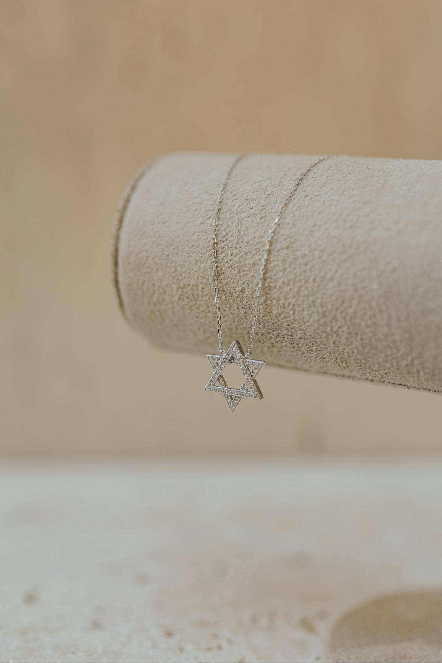 Colar Estrela de Davi Cravejada Prata 925 Ródio Branco