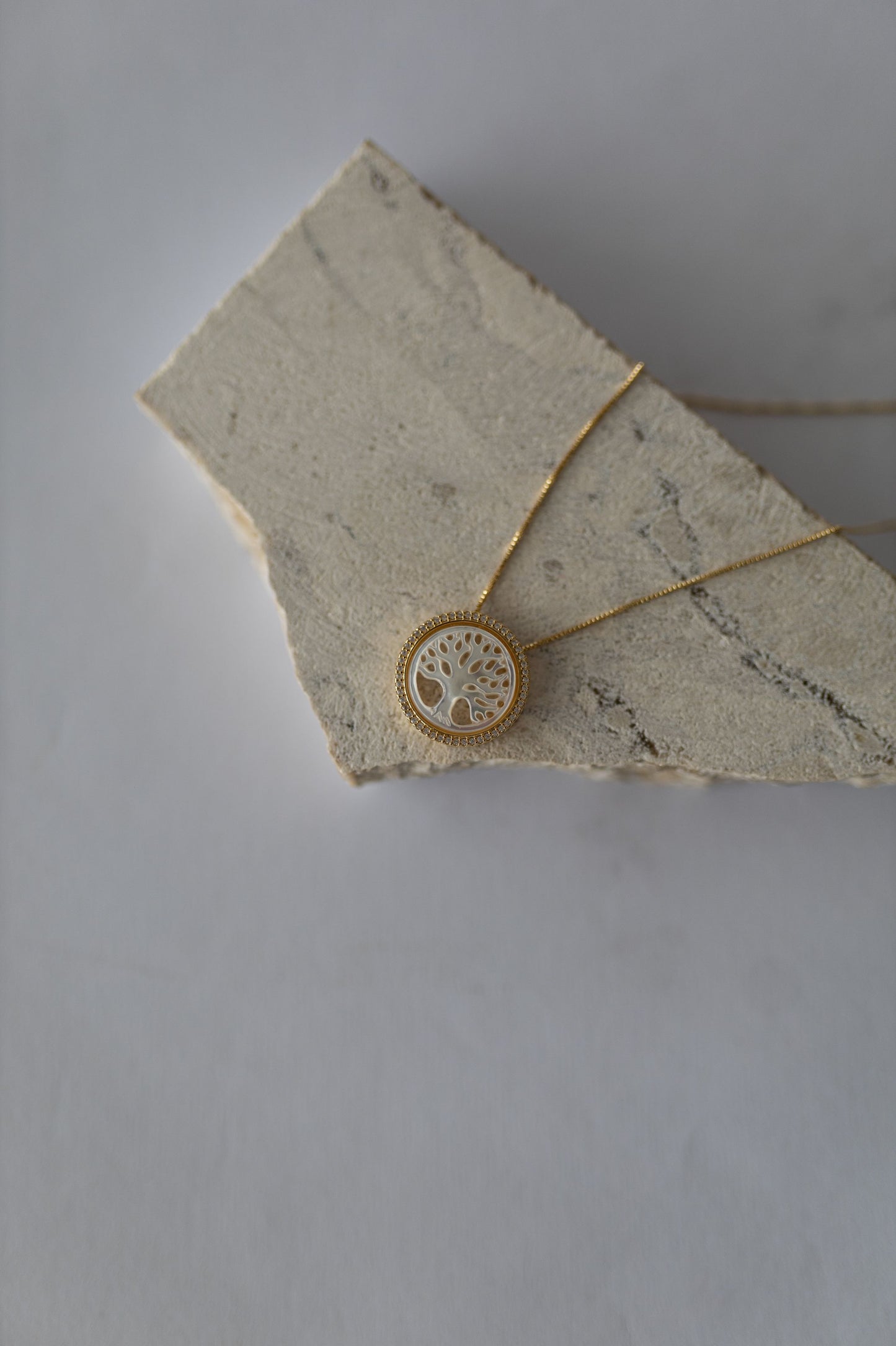 Colar Árvore da Vida Madrepérola Dourado