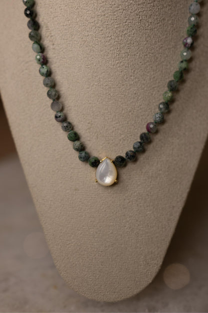 Colar Zoesita com Madrepérola Dourado