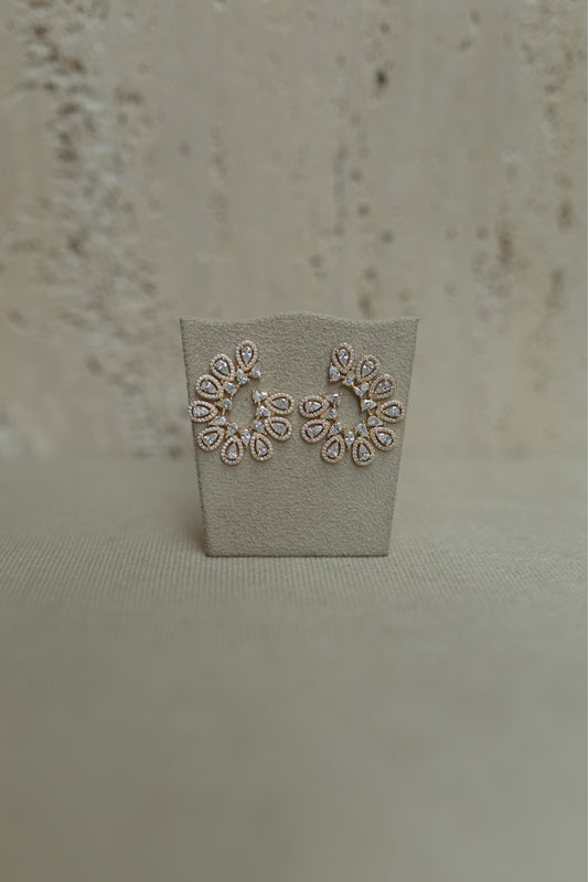Brinco de Gotas Cravejado com Zircônias Cristal Ouro
